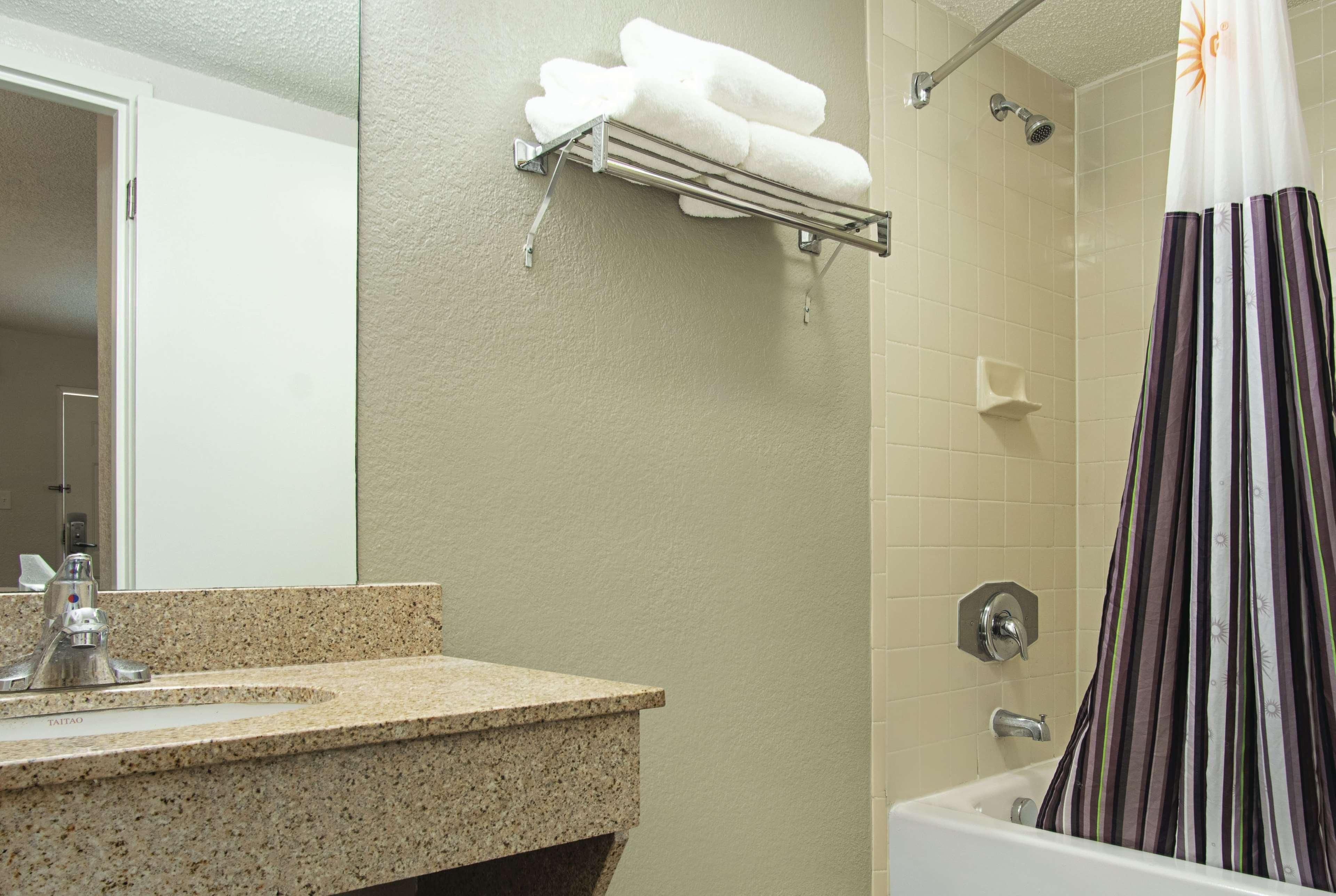 La Quinta Inn By Wyndham West Palm Beach - Florida Turnpike Exterior foto