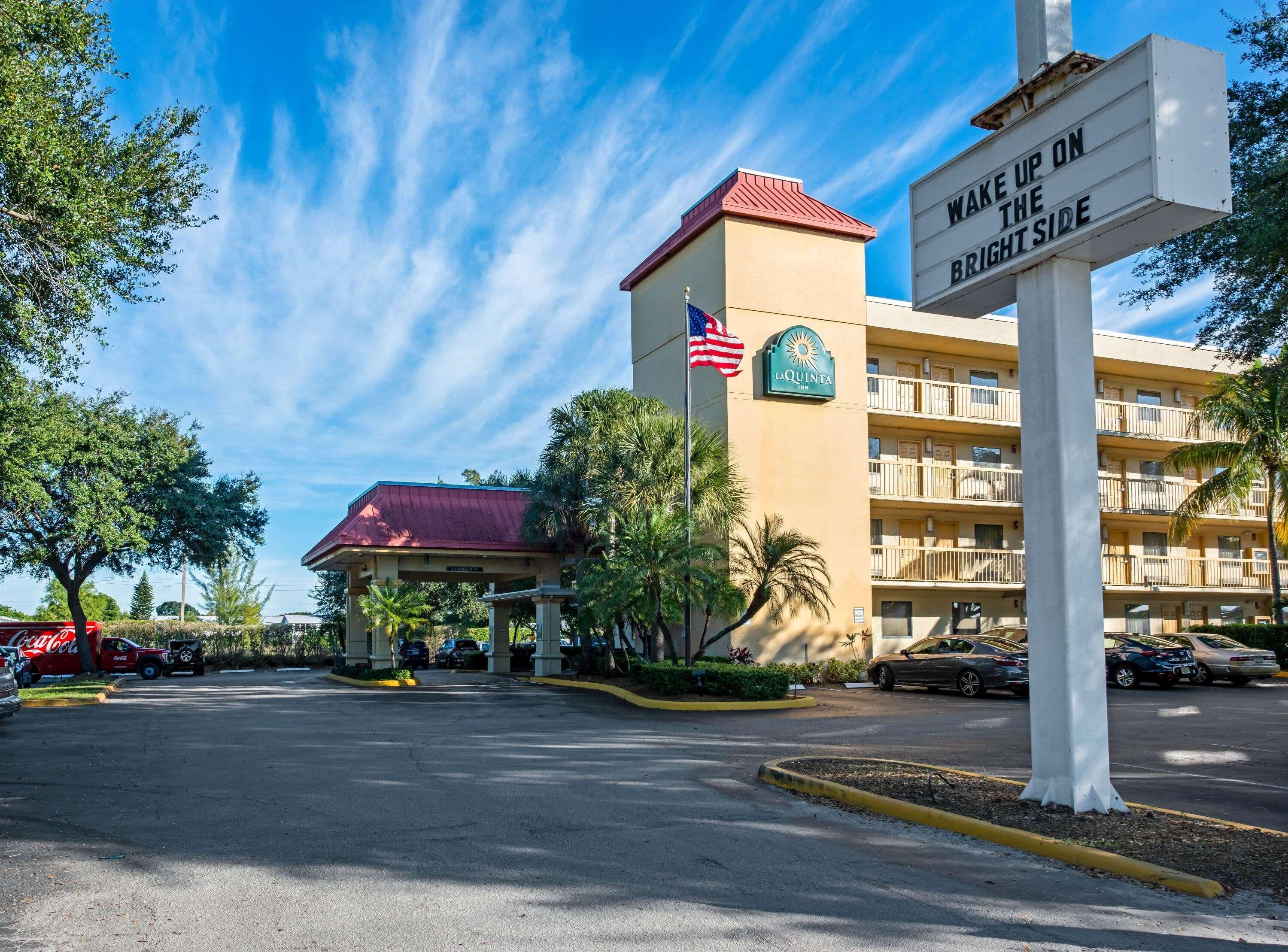 La Quinta Inn By Wyndham West Palm Beach - Florida Turnpike Exterior foto