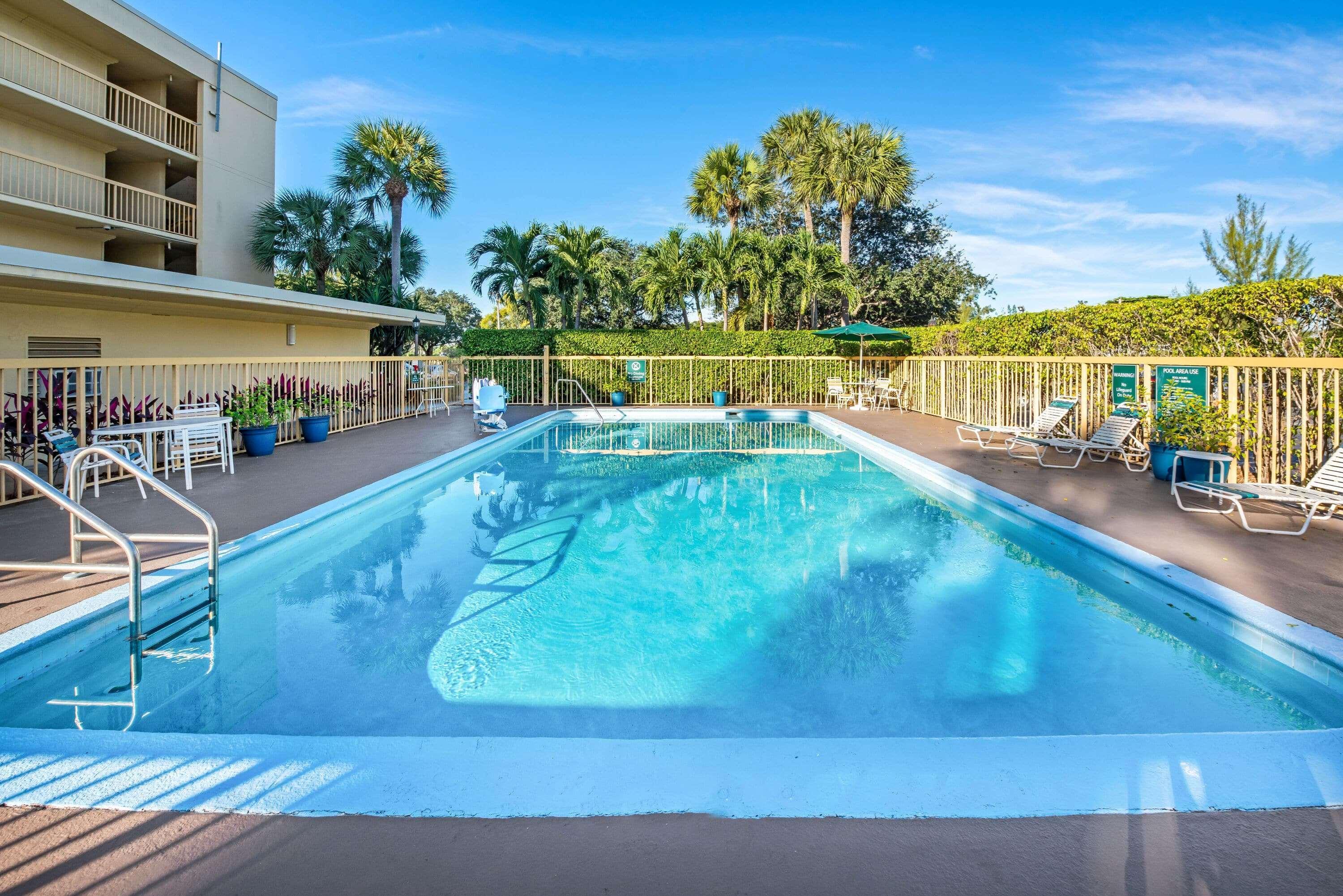 La Quinta Inn By Wyndham West Palm Beach - Florida Turnpike Exterior foto