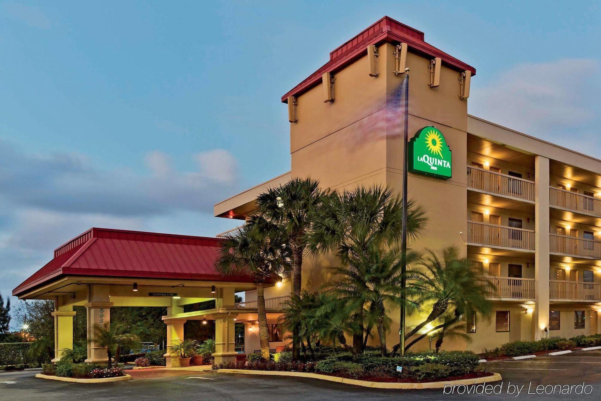 La Quinta Inn By Wyndham West Palm Beach - Florida Turnpike Exterior foto