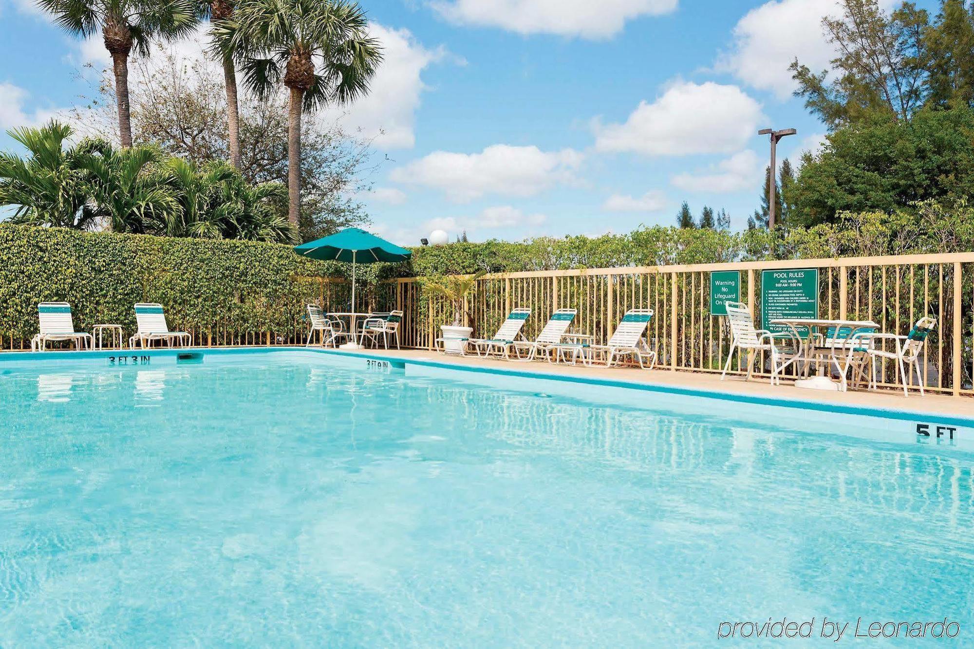 La Quinta Inn By Wyndham West Palm Beach - Florida Turnpike Exterior foto